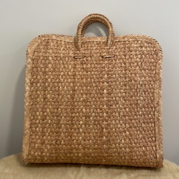 Vintage Oversized Straw Tote Bag - Picture 4 of 8